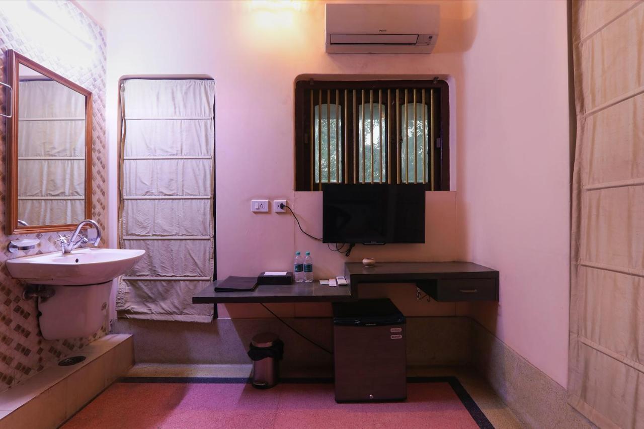 Fabhotel East View Varanasi Esterno foto