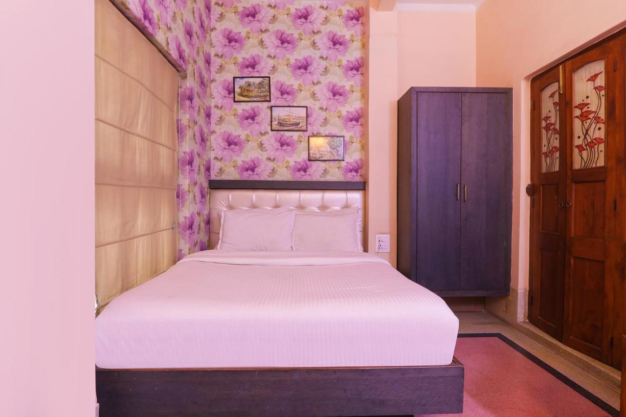 Fabhotel East View Varanasi Esterno foto