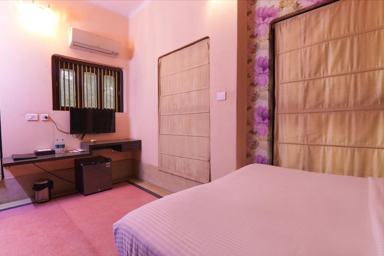 Fabhotel East View Varanasi Esterno foto